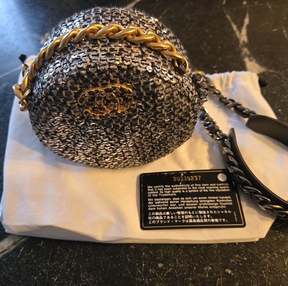 CHANEL Sequin 19 Round Clutch